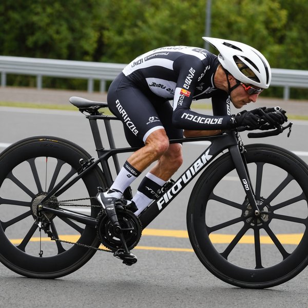 Quels sont les critères pour choisir un vélo de piste performant ?